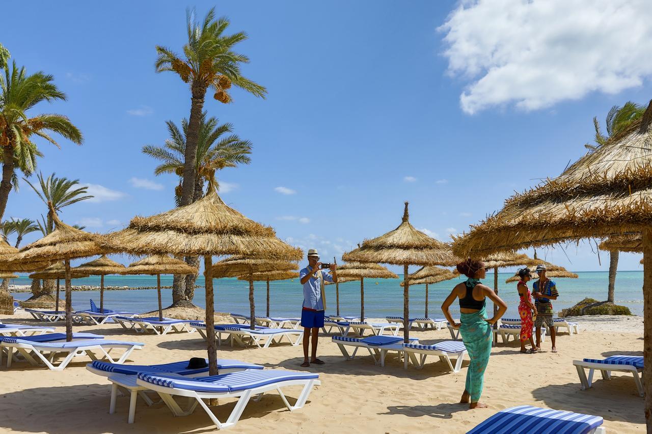 Aghīr Hari Club Beach Resort מראה חיצוני תמונה