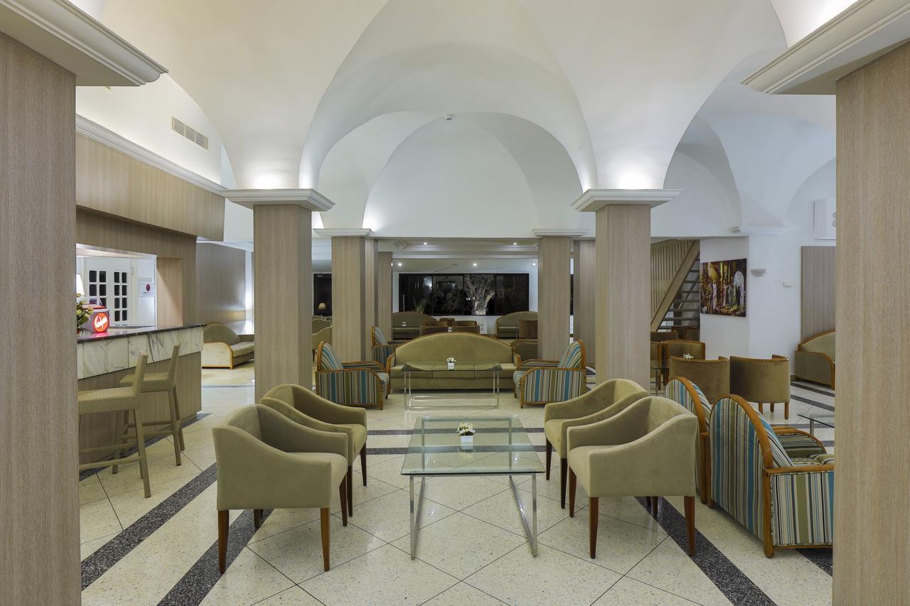 Aghīr Hari Club Beach Resort מראה חיצוני תמונה